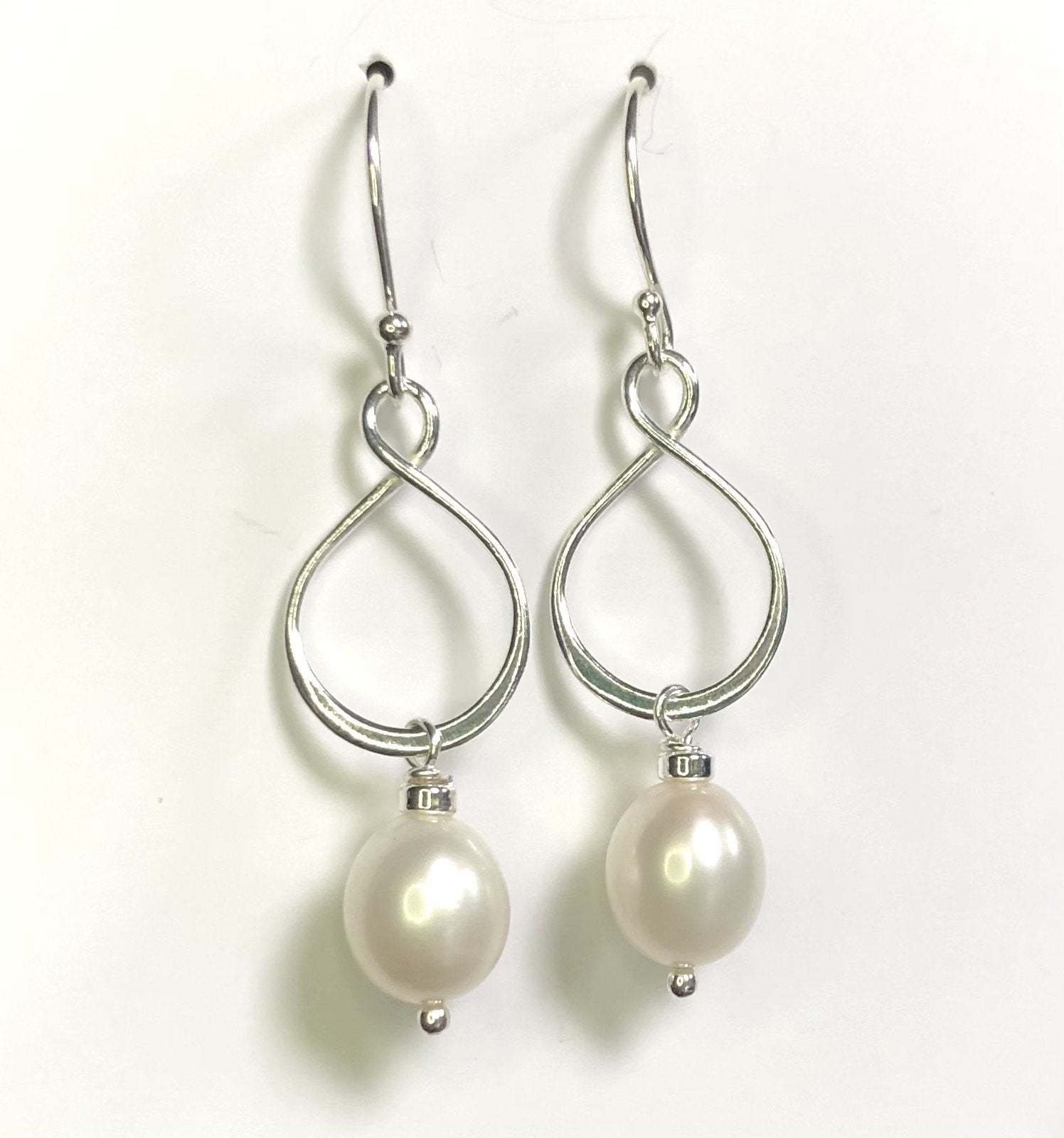 Pearl Infinity  Earring Ai191